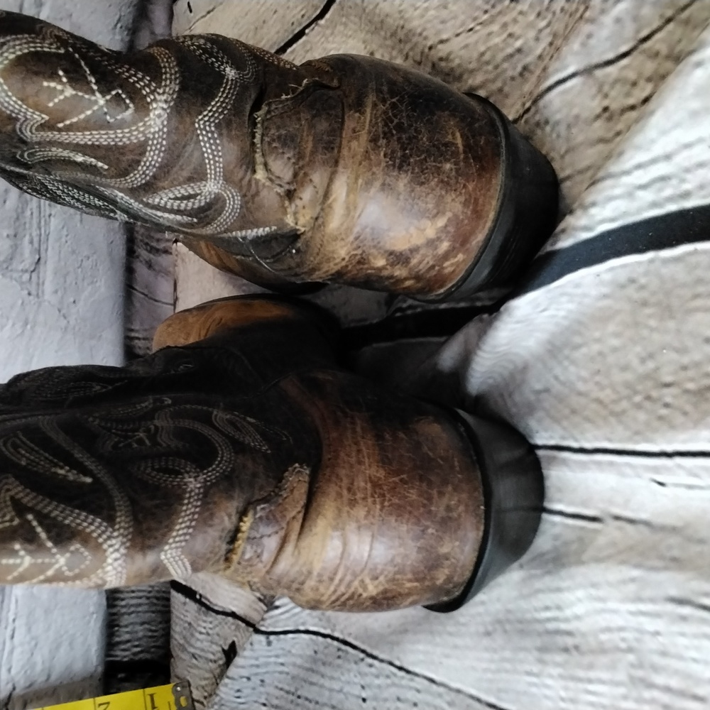Ariat western boots - Picture 8 of 9